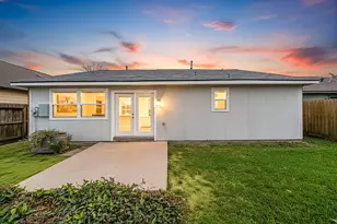 4902 Moody Reef Dr, Bacliff, TX 77518 - Photo 2