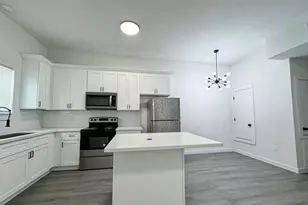 328 Clearwater St, Houston, TX 77029 - Photo 2