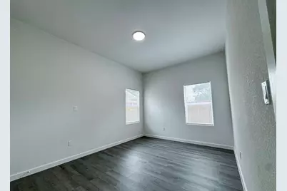 328 Clearwater St #A, Houston, TX 77029 - Photo 8