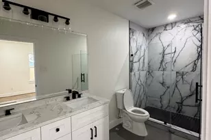 923 Adele St, Houston, TX 77009 - Photo 24