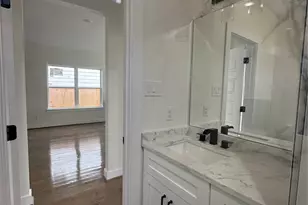 923 Adele St, Houston, TX 77009 - Photo 6