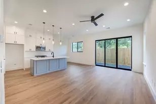 6123 Pacific Frst Dr, Houston, TX 77091 - Photo 10