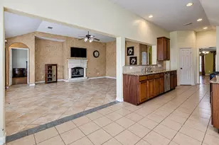 12906 Brook Arbor Ct, Pearland, TX 77584 - Photo 4