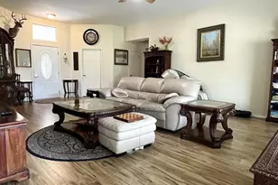 2735 S Peach Hollow Cir, Pearland, TX 77584 - Photo 6