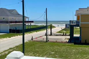 861 Alberdie Dr, Crystal Beach, TX 77650 - Photo 2