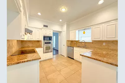2210 Redcliff Drive, Missouri City, TX 77489 - Photo 4