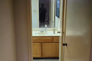 10827 S Braes Bend Dr, Houston, TX 77071 - Photo 6