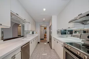 1111 Hermann Dr, Houston, TX 77004 - Photo 22