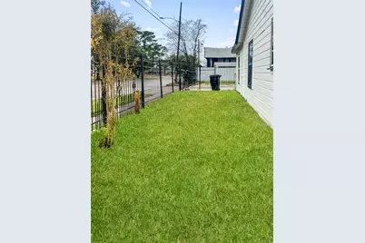 4803 Robertson Street, Houston, TX 77009 - Photo 6