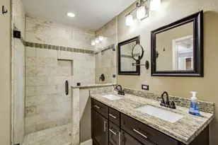 11422 Endicott Ln, Houston, TX 77035 - Photo 18