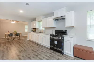 2002 Nottingham Street, Pasadena, TX 77502 - Photo 2