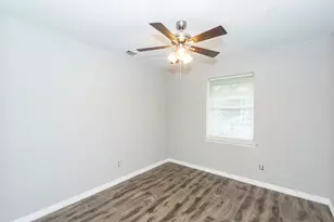 2002 Nottingham St, Pasadena, TX 77502 - Photo 12