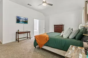 560 Newcomb Holw Dr, Conroe, TX 77304 - Photo 18