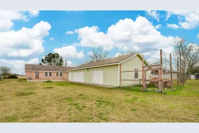 15114 County Road 602, Danbury, TX 77534 - Photo 34