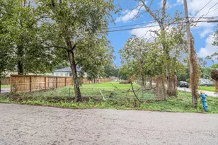 700 Rosie St, Houston, TX 77091 - Photo 1