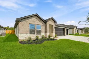 113 Wildflower Ln, Dayton, TX 77535 - Photo 2