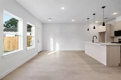 1033 North Lane, Houston, TX 77088 - Photo 10