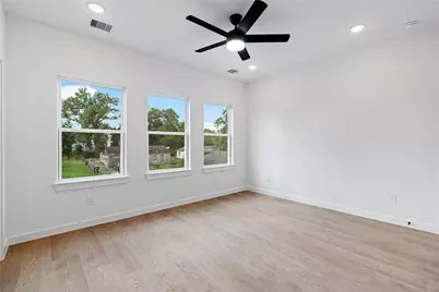 1033 North Lane, Houston, TX 77088 - Photo 14