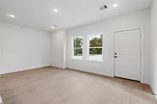 1033 North Ln, Houston, TX 77088 - Photo 12