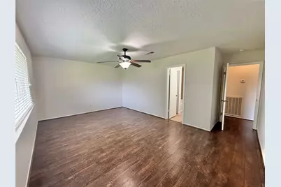 8306 Bee Meadow Lane, Houston, TX 77489 - Photo 8