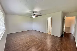 8306 Bee Meadow Ln, Houston, TX 77489 - Photo 8