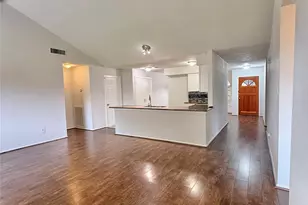 8306 Bee Meadow Ln, Houston, TX 77489 - Photo 4