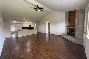 8306 Bee Meadow Ln, Houston, TX 77489 - Photo 2