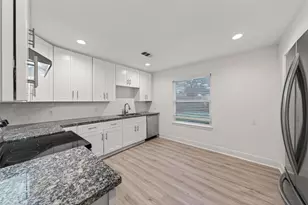 1707 W 43rd St, Houston, TX 77018 - Photo 6