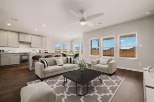 2103 Spring Hollow Dr, Baytown, TX 77521 - Photo 4