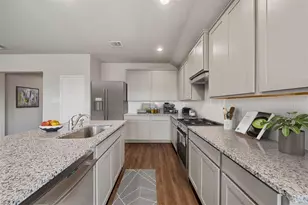 2103 Spring Hollow Dr, Baytown, TX 77521 - Photo 10