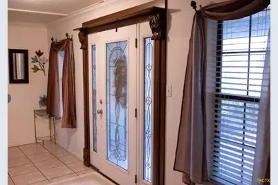 904 Carroll Dr, Yoakum, TX 77995 - Photo 20