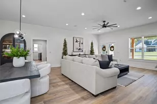 190 Shady Oaks Dr, Hudson, TX 75904 - Photo 8