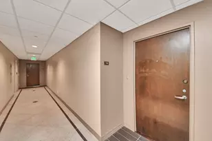 1111 Bering Dr, Houston, TX 77057 - Photo 2