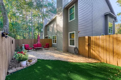 30 Musgrove Place, The Woodlands, TX 77382 - Photo 4
