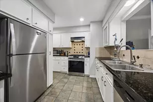 5611 Whitehaven, Bellaire, TX 77401 - Photo 16