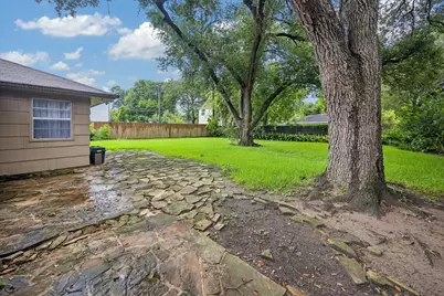 5611 Whitehaven, Bellaire, TX 77401 - Photo 36
