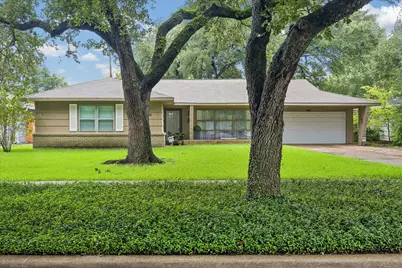 5611 Whitehaven, Bellaire, TX 77401 - Photo 1