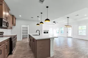 13405 Raintree Dr, Montgomery, TX 77356 - Photo 12
