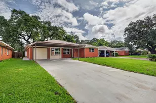 206 Mockingbird Ln, Pasadena, TX 77502 - Photo 2