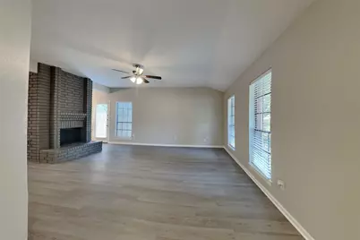 3418 Creek Manor Drive, Houston, TX 77339 - Photo 4