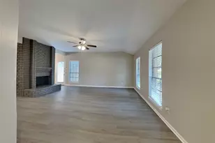 3418 Creek Manor Dr, Houston, TX 77339 - Photo 4