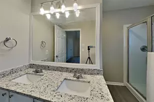 3418 Creek Manor Dr, Houston, TX 77339 - Photo 10