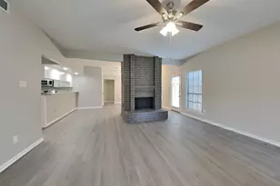 3418 Creek Manor Dr, Houston, TX 77339 - Photo 2