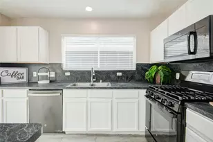 10023 Farrell Dr, Houston, TX 77070 - Photo 12