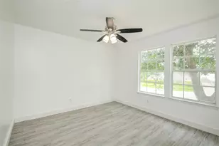 10023 Farrell Dr, Houston, TX 77070 - Photo 18