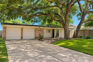 2406 Bayou Dr, League City, TX 77573 - Photo 2