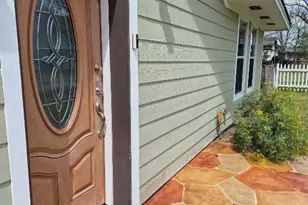 209 Florence St, Orange, TX 77630 - Photo 2