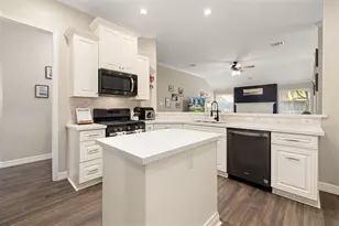 5104 Carefree Dr, League City, TX 77573 - Photo 10