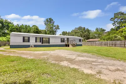 104 W Lawrence Street, Dayton, TX 77535 - Photo 2