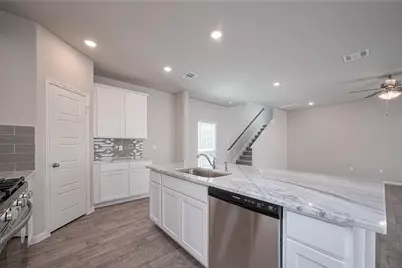 750 Marion Place Drive, Dayton, TX 77535 - Photo 8